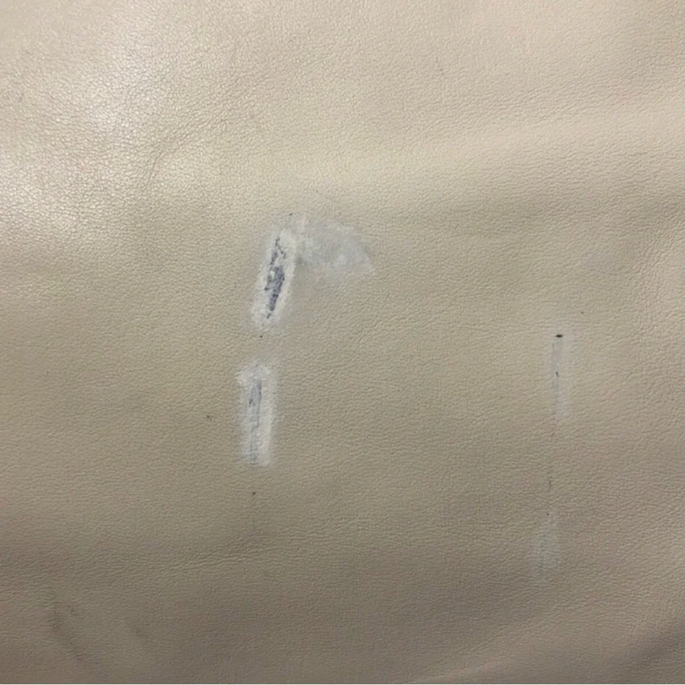 Coach Colette Cream Leather Shoulder Bag.